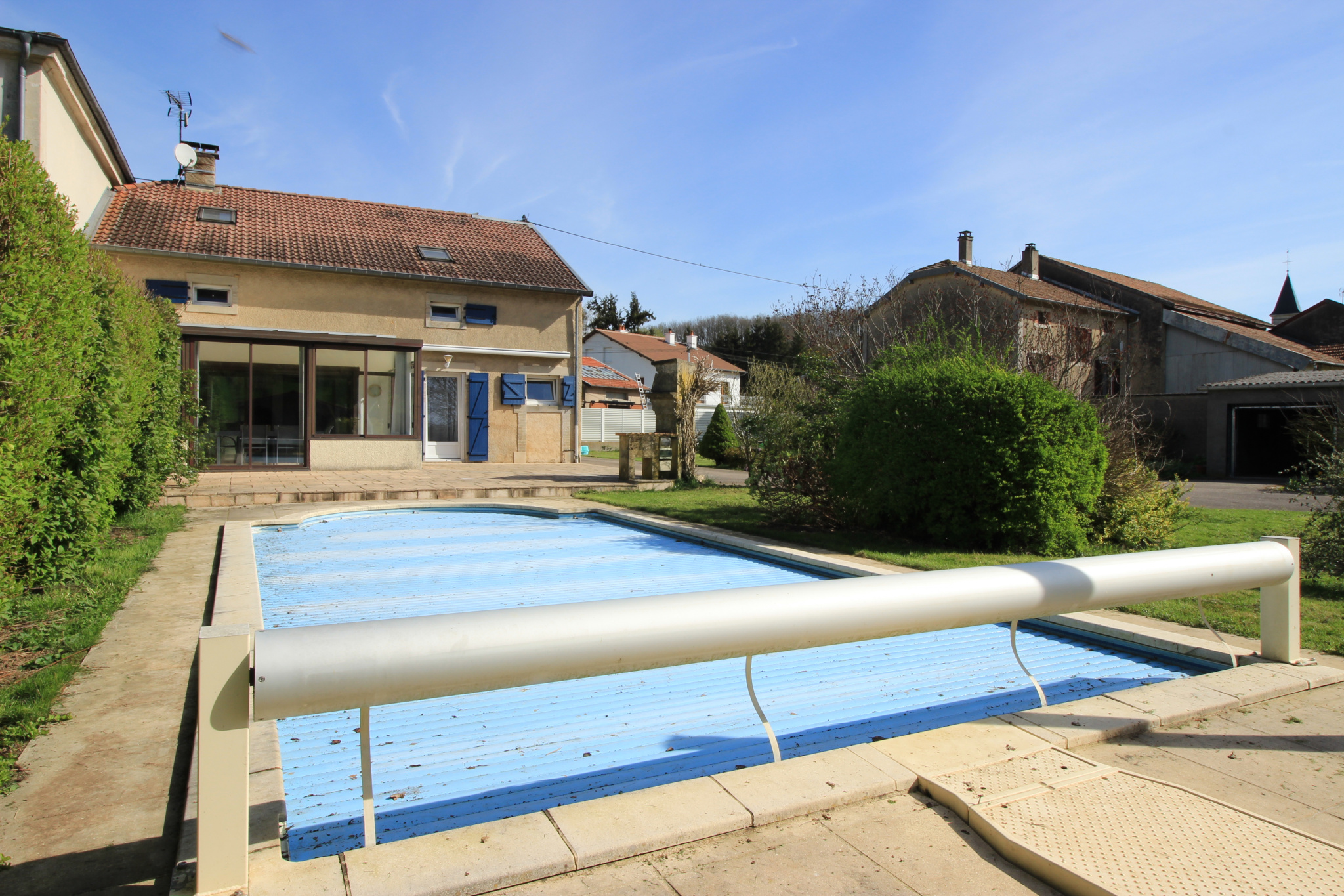 Apremont-La-Forêt : maison avec piscine